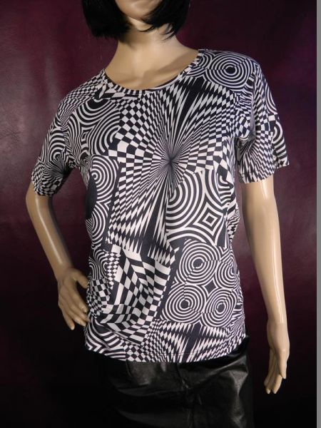 Shirt Weiss mit schwarzem Muster Gr. 38