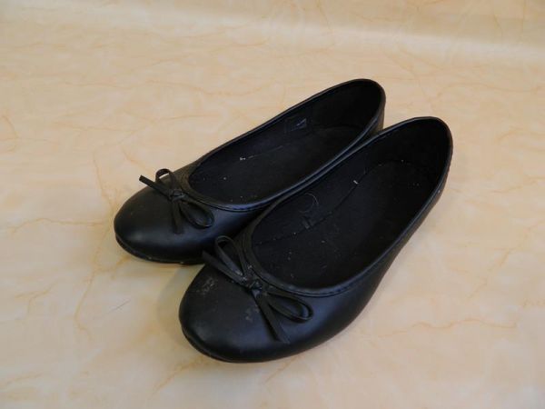 Ballerinas Schwarz mit Schleife Gr. 41