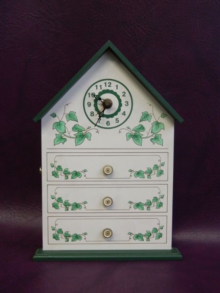 Schlüssel-Kasten mit Uhr