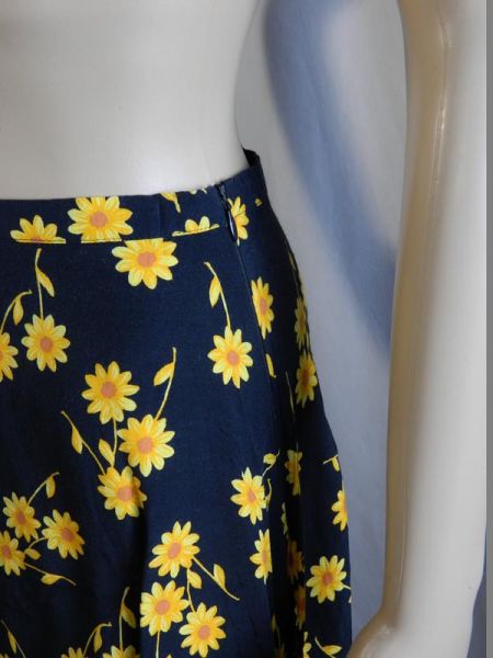 Pimkie Rock Schwarz/Gelb mit Blumenmuster, Gr. 36