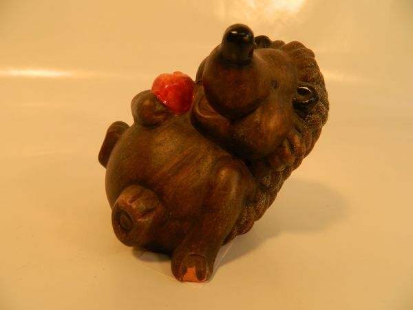 Fröhliche Igelfigur