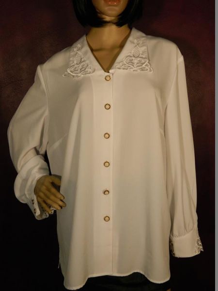 Bluse Weiss mit Stickmuster Gr. 46