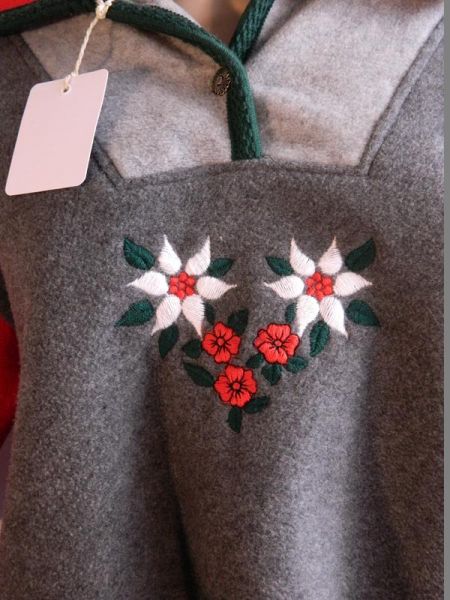Pullover Grau/Rot bestickt mit Blumenmotiv, Gr. 44/46
