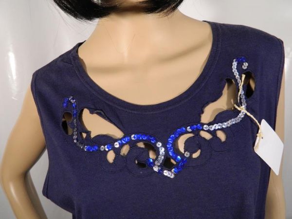 Madame Top Blau mit Verzierung am Kragen Gr. 44/46