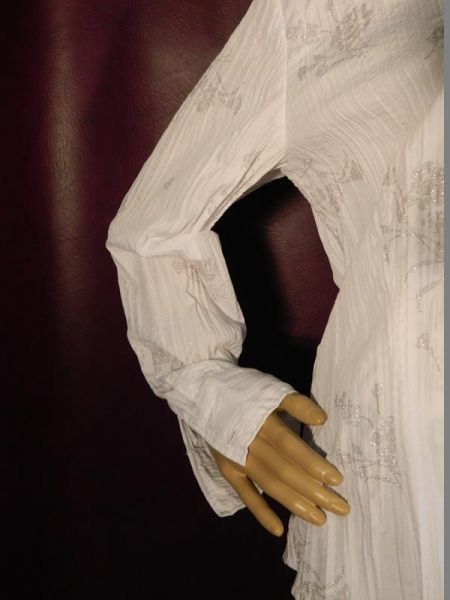 Bluse Weiss mit silber glitzerndem Blumenmuster Gr. 42