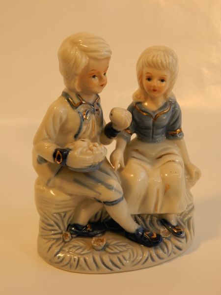 Porzellan-Figur - Liebespaar mit Früchten