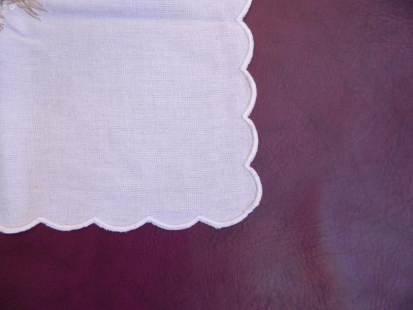 Tischdecke, Hellblau mit Blumenbestickung, Quadratisch