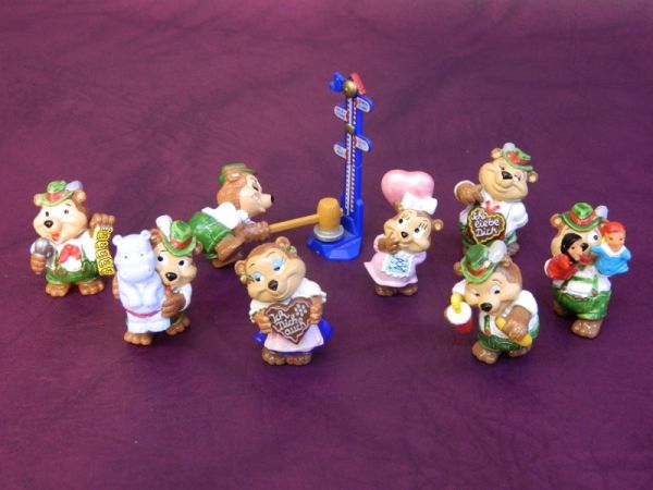 Ü-Ei-Figuren, Teddies in Volksfeststimmung