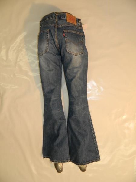 Levi Jeans Hellblau mit Schlag Gr. 29/34