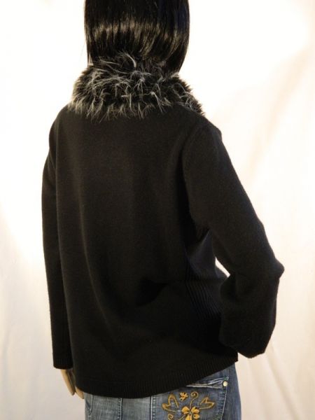 Strickjacke mit Fellimitatkragen, Größe: M