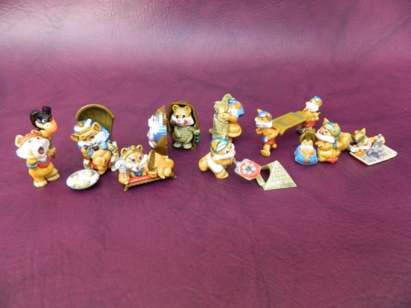 Miezi Cats, 9 Figuren