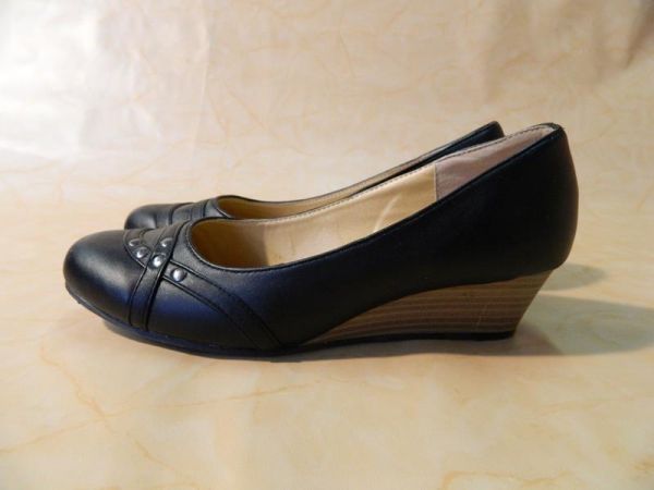 Port Louis Pumps schwarz Gr. 40