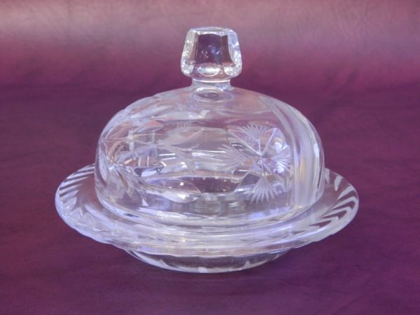 Kristall-Servierschale mit Haube