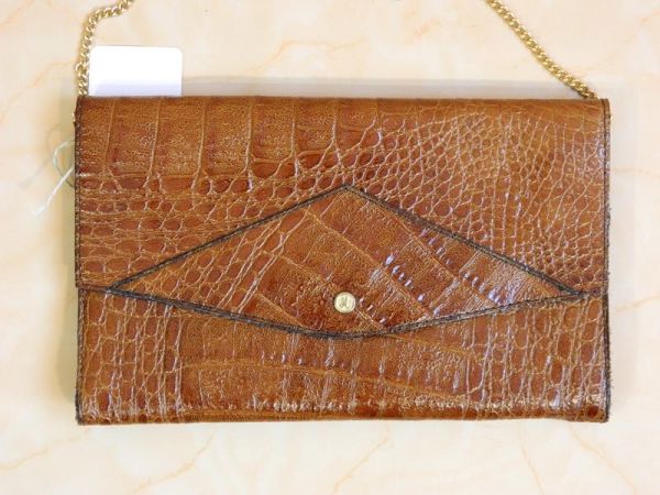 Clutch Braun mit Goldkette
