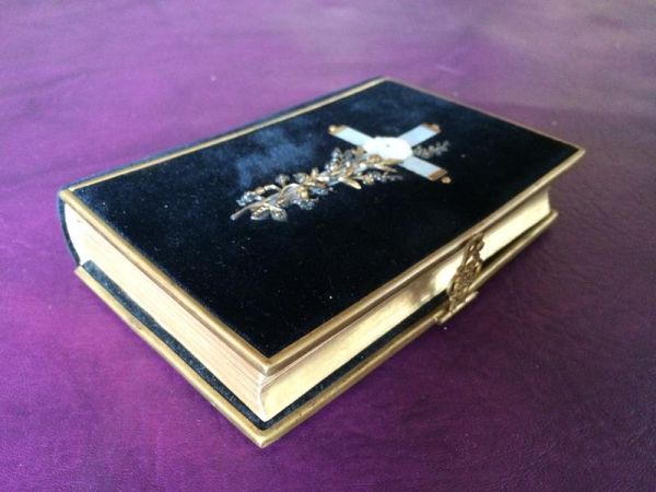 Gesangbuch mit Aufbewahrungsbox