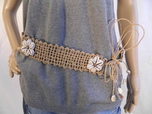 Gürtel, Braun, Geflochten, mit Blumenverzierung