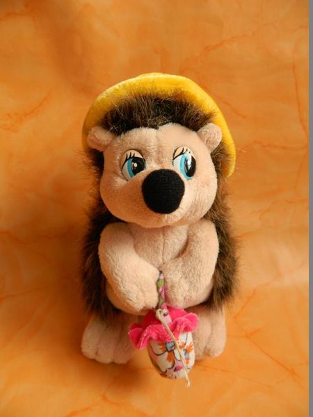 Stofftier Igel mit Hut