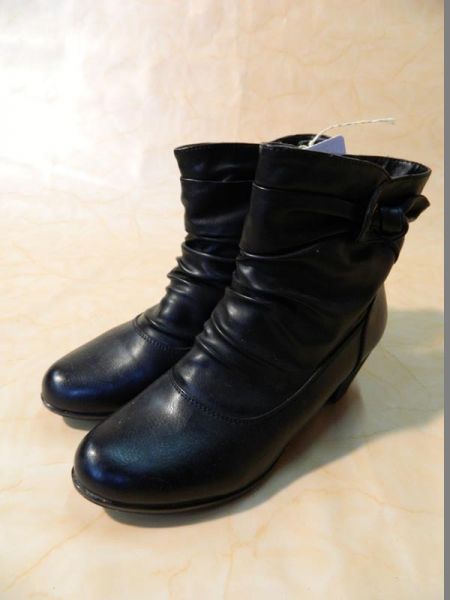 Stiefeletten schwarz Gr. 41