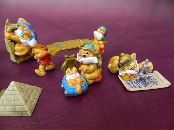 Miezi Cats, 9 Figuren