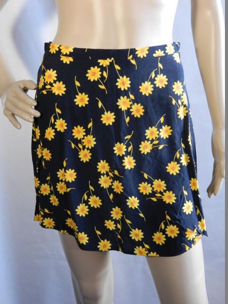 Pimkie Rock Schwarz/Gelb mit Blumenmuster, Gr. 36