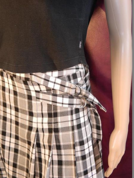 Roxanne Rock Kurz Schwarz/Weiß Kariert, Gr. 40