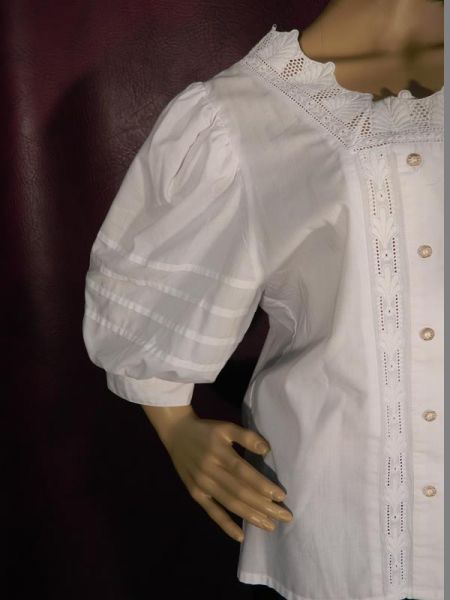 Bluse Weiß Landhausstil mit Stickmuster Gr.42