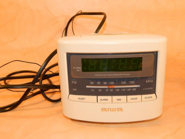 Aiwa Radiowecker Beige