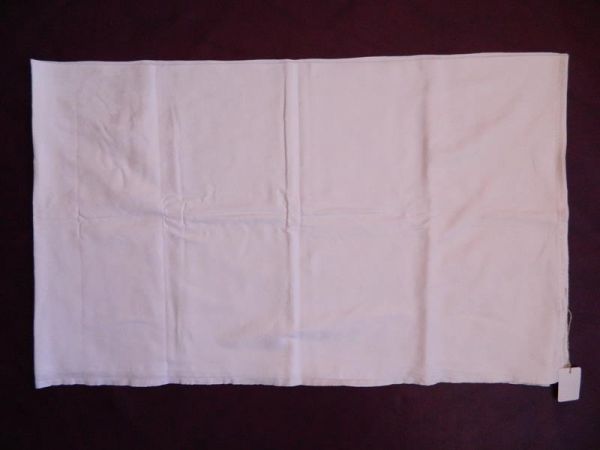 Tischdecke, Weiß mit dezentem Blumenmuster