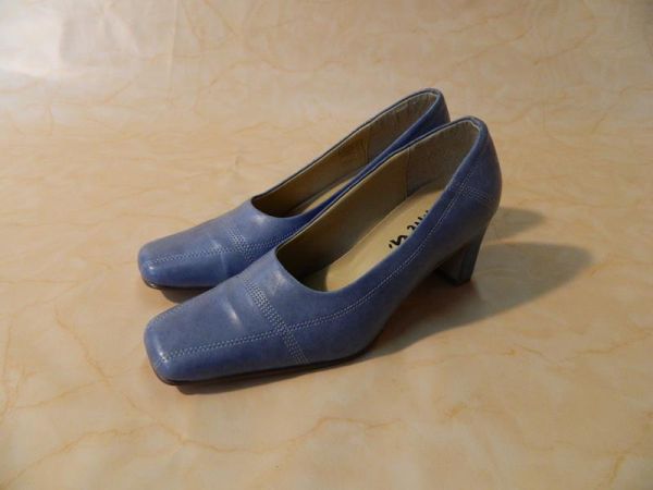 Annie G. Pumps blau Gr. 37