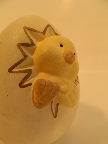 Figur schlüpfendes Küken