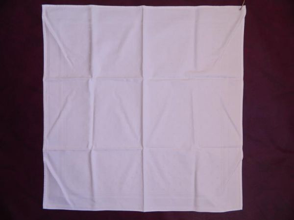 Tischdecke, Weiß mit dezentem Punktemuster, Quadratisch