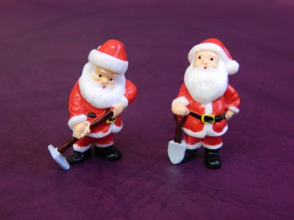 2 Sammel-Figuren, Weihnachtsmänner
