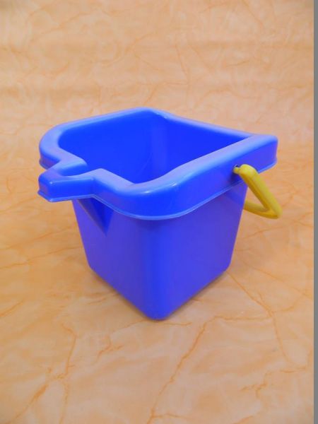 Eimer mit Trichterform Blau