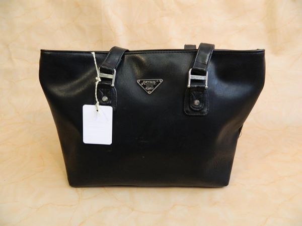 Avenue Umhängetasche Schwarz