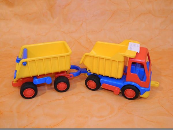 Spielzeug-Laster mit Anhänger