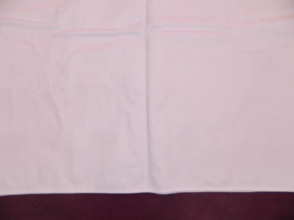 Tischdecke, Weiß mit dezentem Blumenmuster