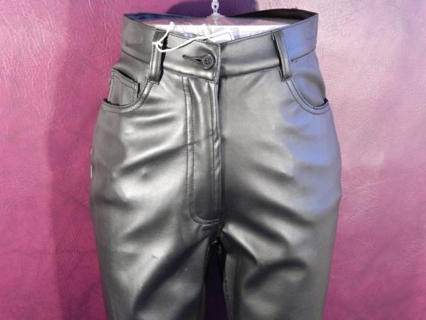 Kunstleder-Hose Gr. 34