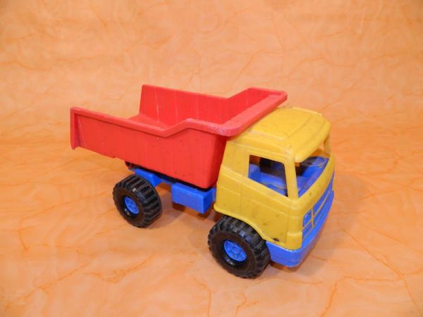 Spielzeug Kipplaster