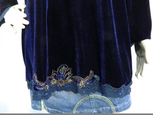 Shirt Blau mit Perlenmuster, Gr. 48