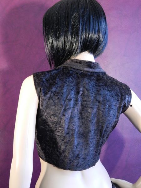 Bauchfreie, ärmellose Bluse