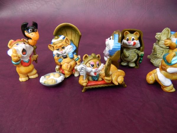 Miezi Cats, 9 Figuren