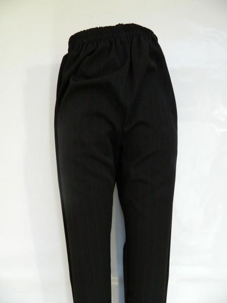 Hose Schwarz mit feinen roten Streifen Gr. 42