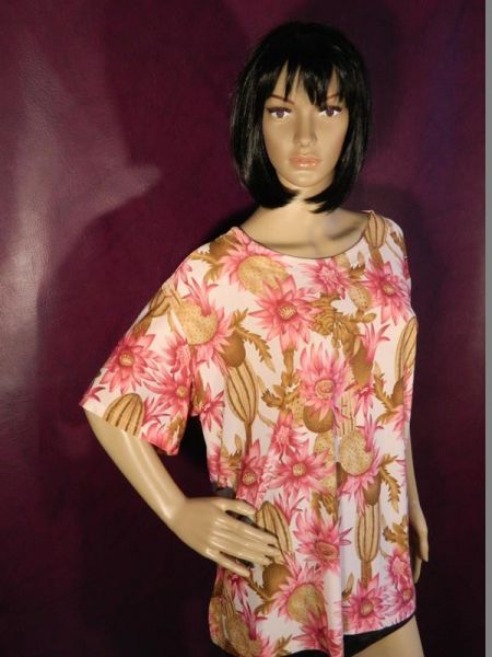 Yilshi Shirt Rosa mit Blumenmuster Gr. M/L