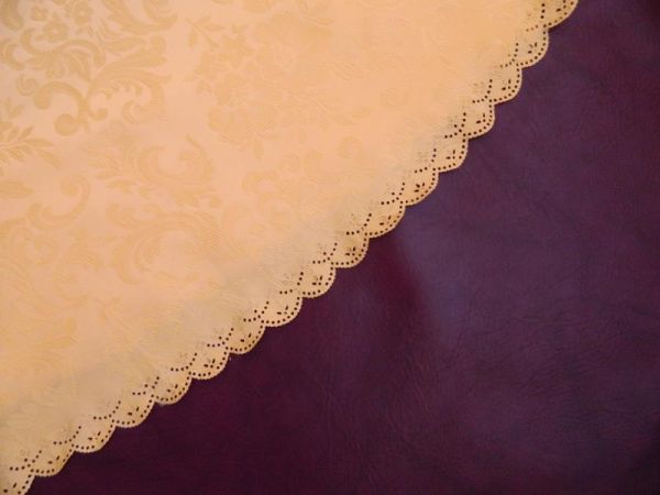 Tischdecke, Rund, Gelb/Orange mit schimmerndem Blumenmuster