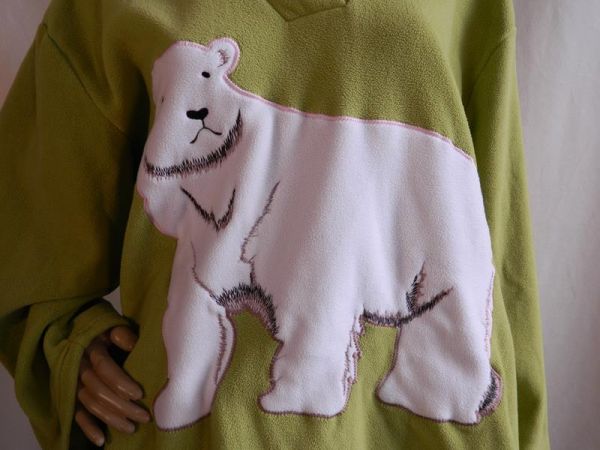 Women's Selection Pullover Grün mit Eisbärmotiv, Gr. 44/46