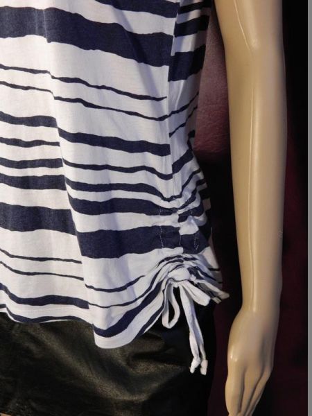 Designers T-Shirt Blau/Weiß Gestreift Gr. M