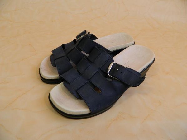 Clogs Blau mit Keilabsatz Gr. 37