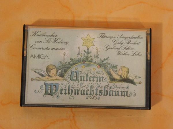 Kassette Unterm Weihnachtsbaum